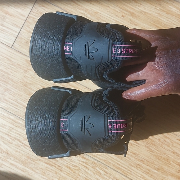 Womens Adidas Sneakers - Picture 5 of 7